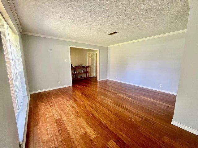 13595 Leaning Oaks Drive, Beaumont, TX 77713