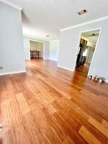 13595 Leaning Oaks Drive, Beaumont, TX 77713