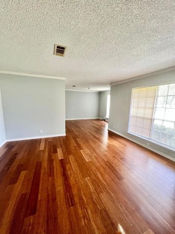 13595 Leaning Oaks Drive, Beaumont, TX 77713