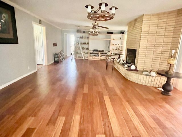 13595 Leaning Oaks Drive, Beaumont, TX 77713