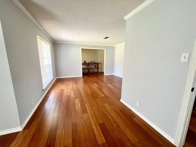 13595 Leaning Oaks Drive, Beaumont, TX 77713