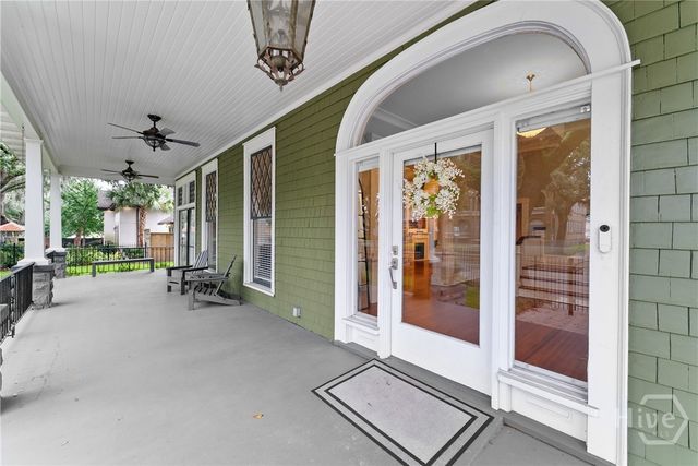 121 E Victory Drive, Savannah, GA 31405