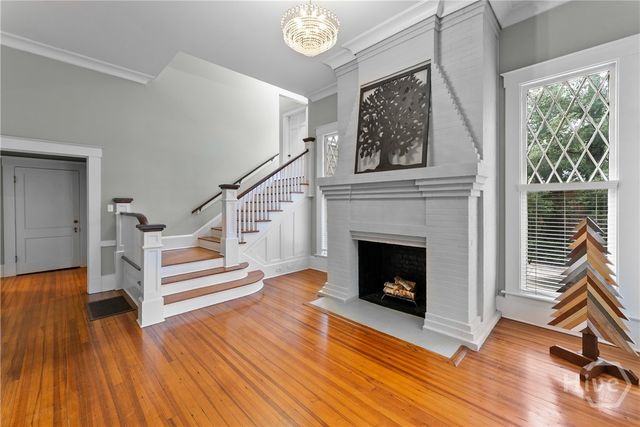 121 E Victory Drive, Savannah, GA 31405