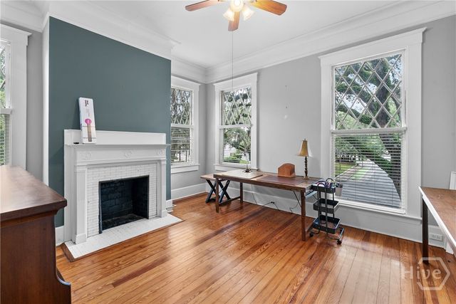 121 E Victory Drive, Savannah, GA 31405