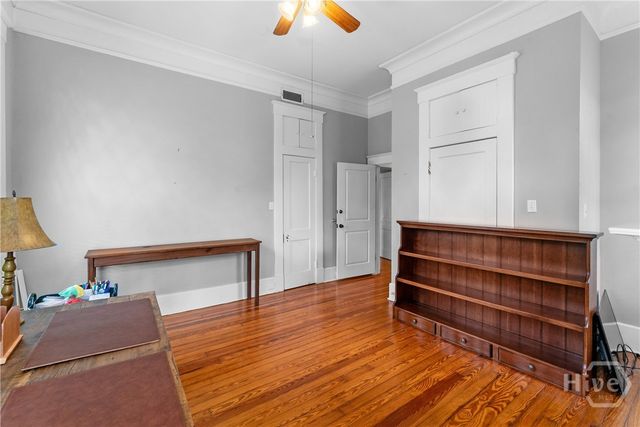 121 E Victory Drive, Savannah, GA 31405