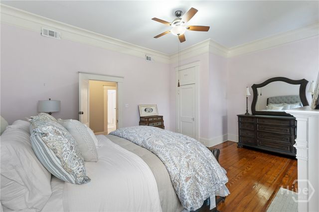 121 E Victory Drive, Savannah, GA 31405