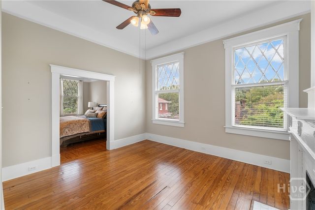 121 E Victory Drive, Savannah, GA 31405