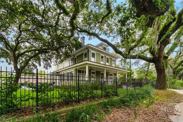 121 E Victory Drive, Savannah, GA 31405