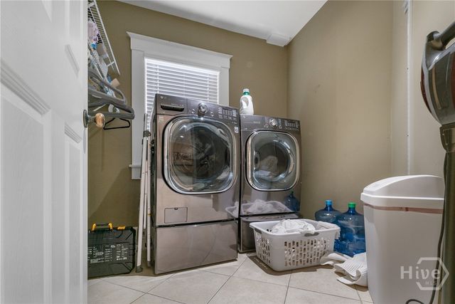 121 E Victory Drive, Savannah, GA 31405