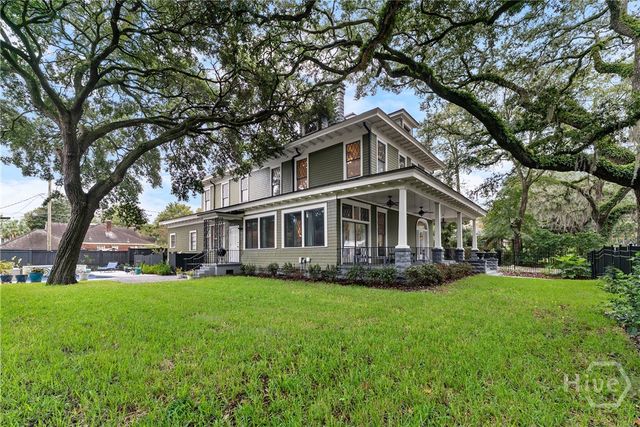 121 E Victory Drive, Savannah, GA 31405