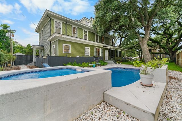 121 E Victory Drive, Savannah, GA 31405