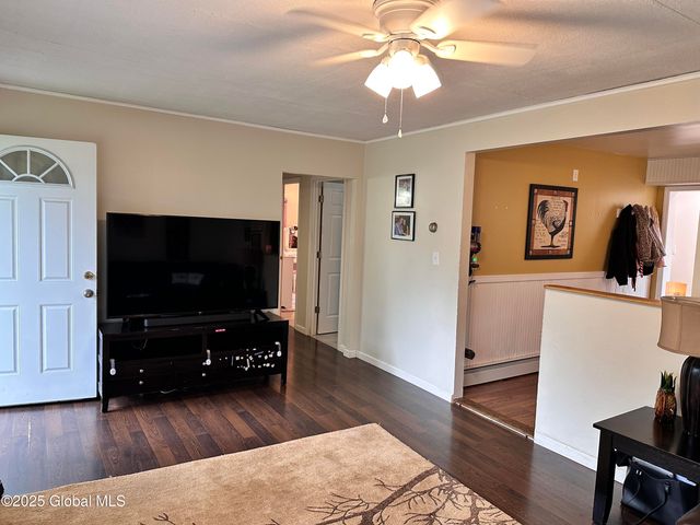 50 Lincoln Avenue, Colonie, NY 12205