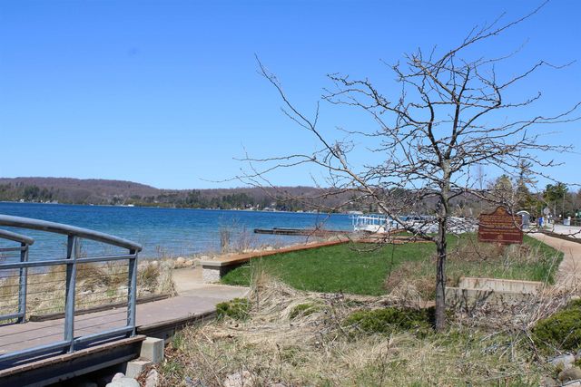 4290 Johnson Road, Frankfort, MI 49635