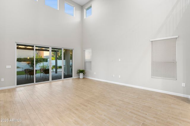 5131 E VILLAGE Drive, Scottsdale, AZ 85254