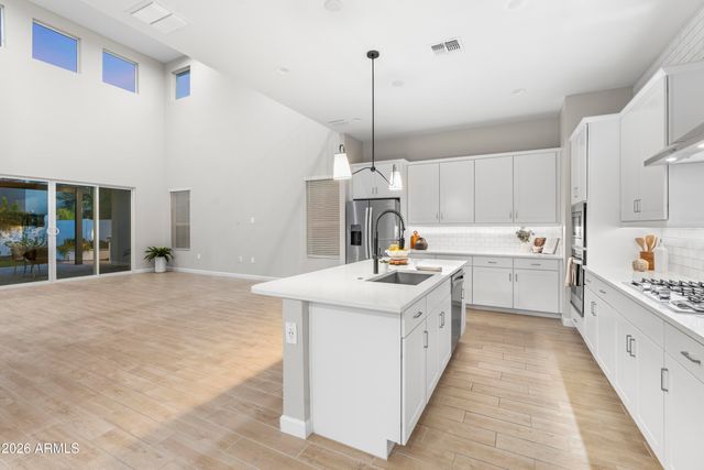 5131 E VILLAGE Drive, Scottsdale, AZ 85254