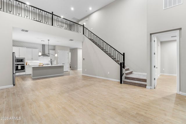 5131 E VILLAGE Drive, Scottsdale, AZ 85254