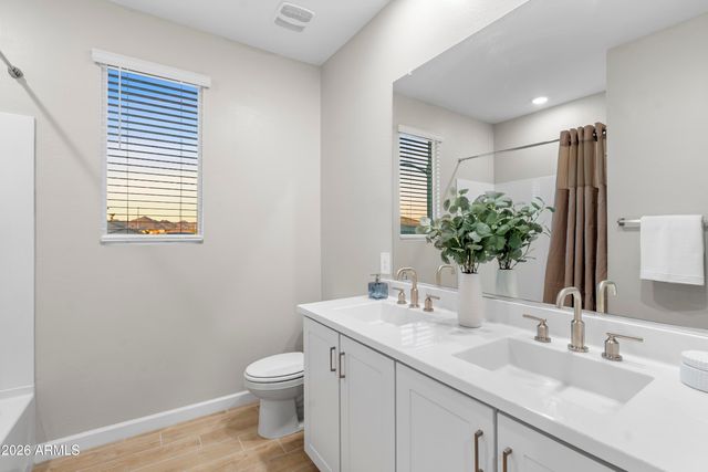 5131 E VILLAGE Drive, Scottsdale, AZ 85254