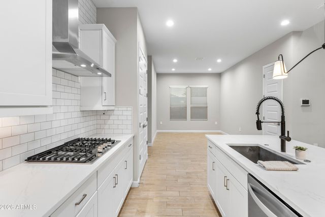 5131 E VILLAGE Drive, Scottsdale, AZ 85254