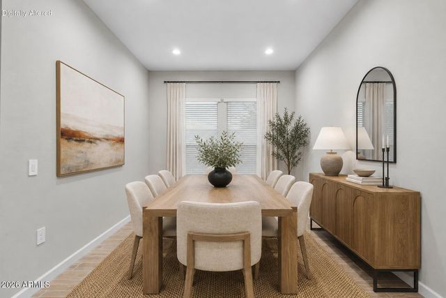5131 E VILLAGE Drive, Scottsdale, AZ 85254