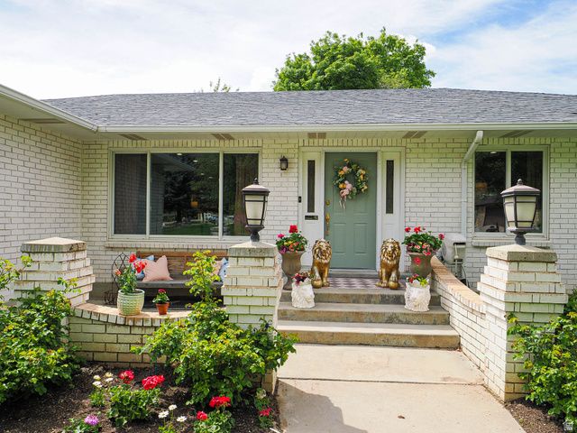 12166 S FAIRWAY CIR, Sandy, UT 84092