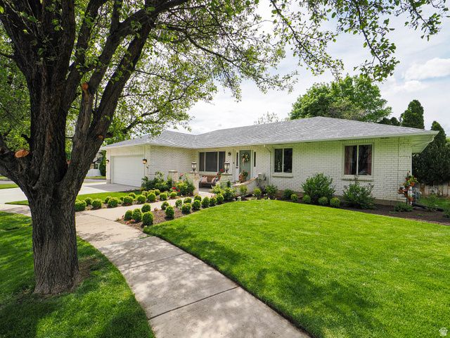 12166 S FAIRWAY CIR, Sandy, UT 84092