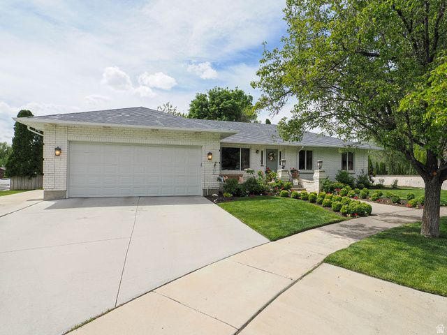 12166 S FAIRWAY CIR, Sandy, UT 84092