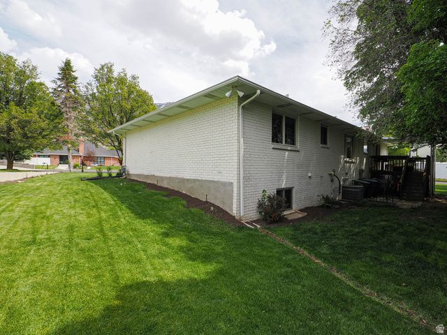 12166 S FAIRWAY CIR, Sandy, UT 84092