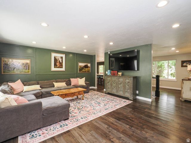 12166 S FAIRWAY CIR, Sandy, UT 84092