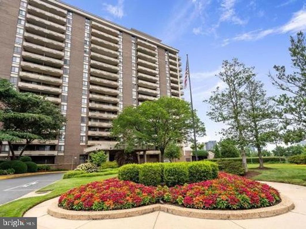 1800 Old Meadow Rd Apt 303, Mclean, VA 22102