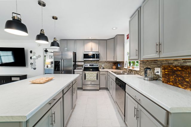 110 W Mango Road, Lake Worth, FL 33467