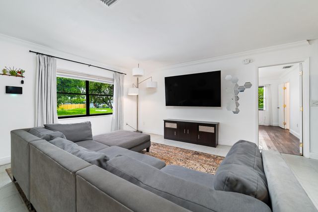 110 W Mango Road, Lake Worth, FL 33467