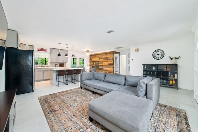 110 W Mango Road, Lake Worth, FL 33467