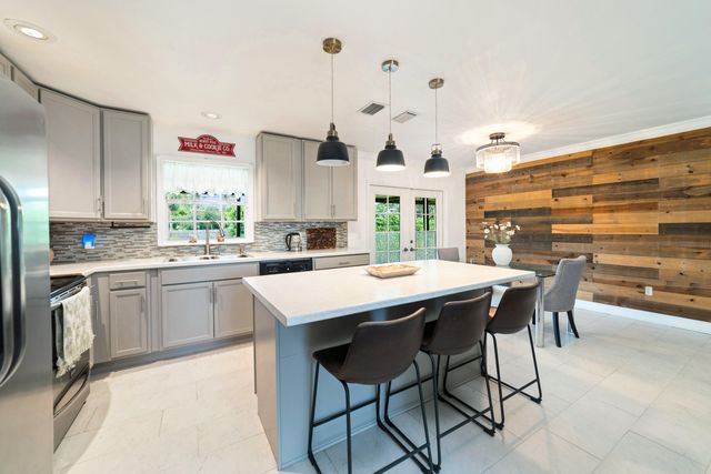 110 W Mango Road, Lake Worth, FL 33467