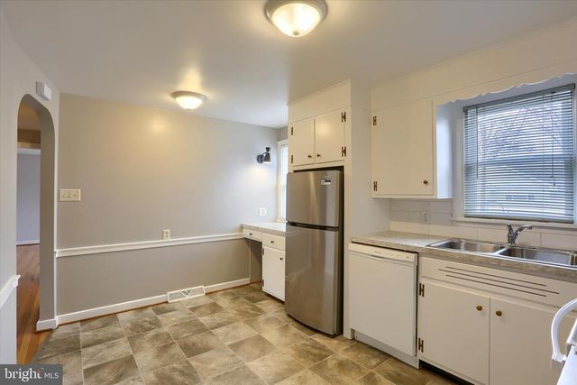 1515 ESBENSHADE RD, Lancaster, PA 17601