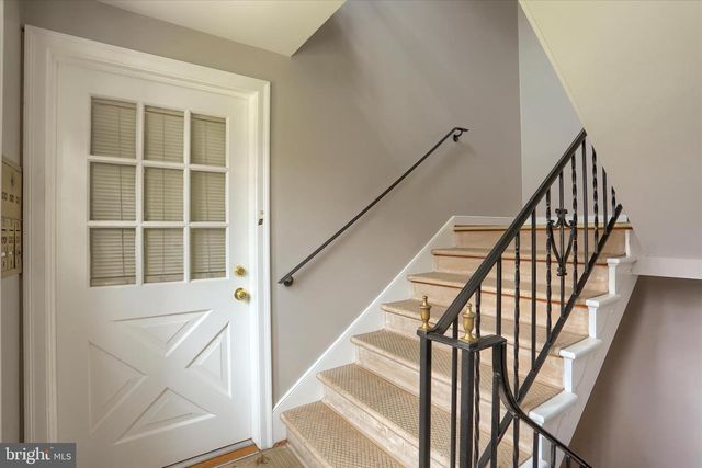 1515 ESBENSHADE RD, Lancaster, PA 17601