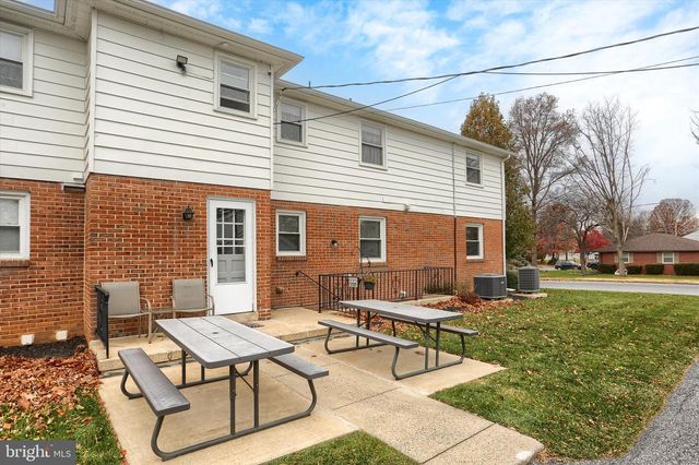 1515 ESBENSHADE RD, Lancaster, PA 17601