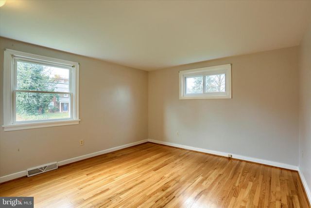 1515 ESBENSHADE RD, Lancaster, PA 17601