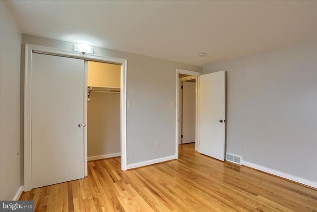 1515 ESBENSHADE RD, Lancaster, PA 17601