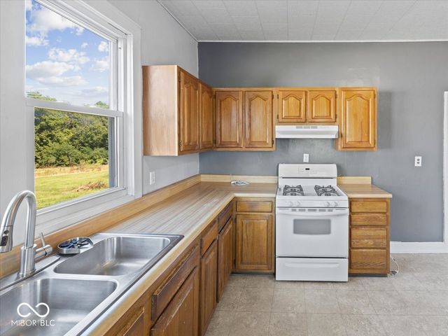 3852 W Co Rd 1100 S, Westport, IN 47283