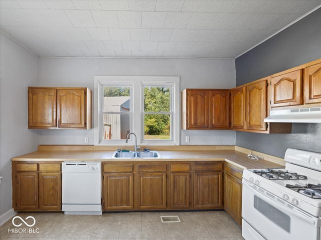 3852 W Co Rd 1100 S, Westport, IN 47283