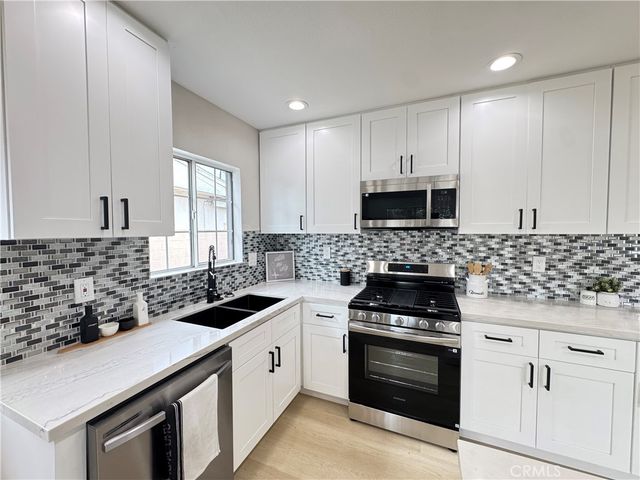 575 E Fernleaf, Pomona, CA 91766