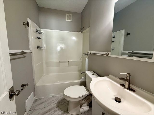 1265 Marlowe Avenue, Lakewood, OH 44107