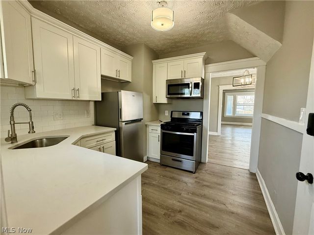 1265 Marlowe Avenue, Lakewood, OH 44107
