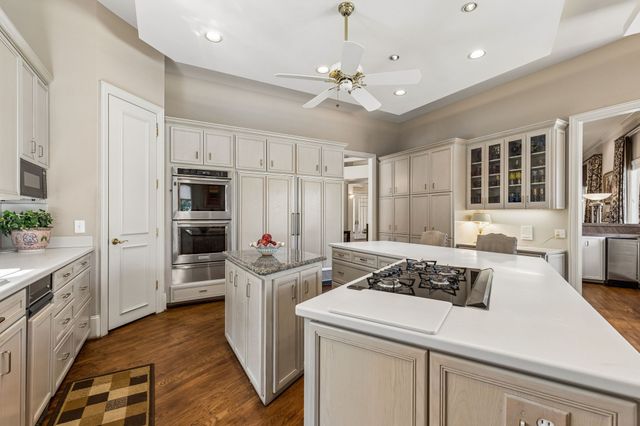 14900 Winnwood Road, Addison, TX 75254