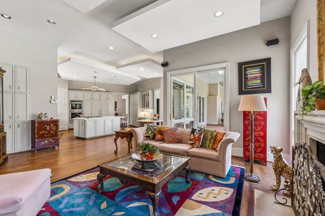 14900 Winnwood Road, Addison, TX 75254