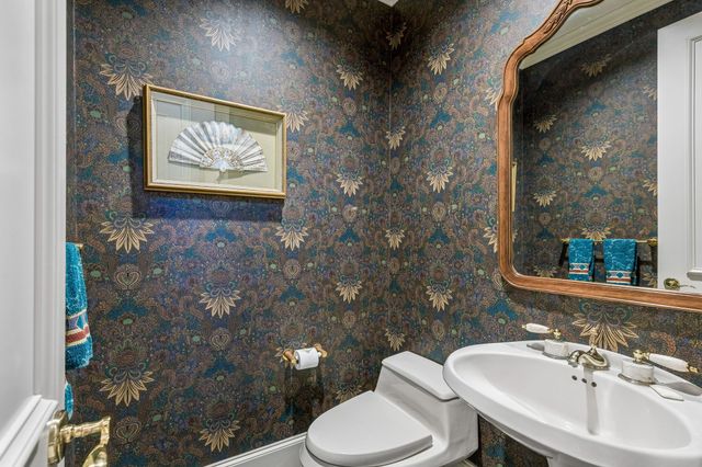 14900 Winnwood Road, Addison, TX 75254