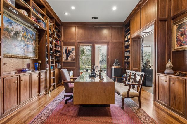 14900 Winnwood Road, Addison, TX 75254