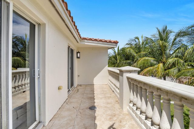 1362 Bayview Drive, Fort Lauderdale, FL 33304