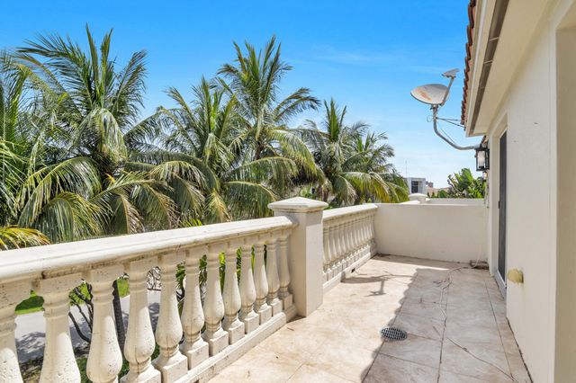 1362 Bayview Drive, Fort Lauderdale, FL 33304