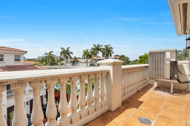 1362 Bayview Drive, Fort Lauderdale, FL 33304